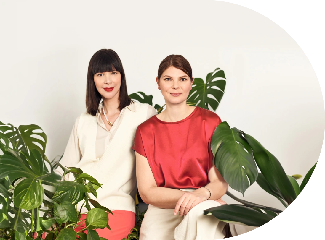 Anja und Julie Tessmann von der Agentur Sisterhood / Brandhood kooperieren mit KOI Content.